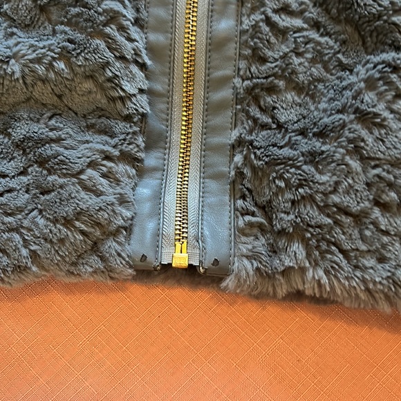 Andrew Marc Soft Gray Vest - Picture 3 of 4